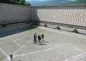 Фонтан 99 струй, Л’Aквила, Италия. Фото 3 – фотографии Италии