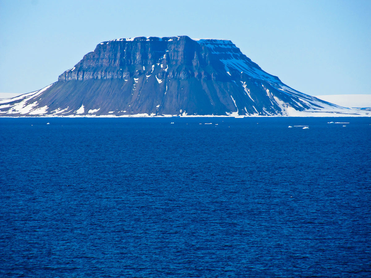 Белл — остров в архипелаге Земля Франца-Иосифа – фотографии России