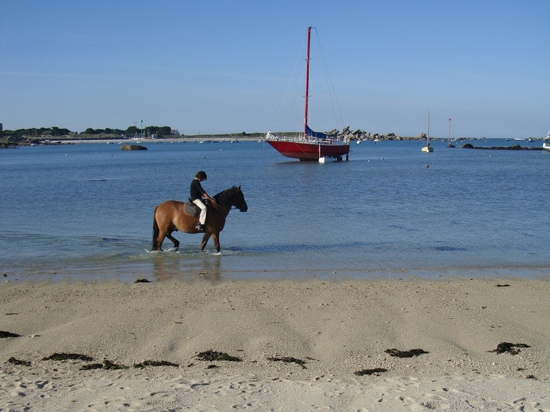 Пляж в Бриньогане, Франция – фотографии Франции