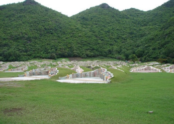 Кладбище в Канчанабури, Тайланд – фотографии Таиланда