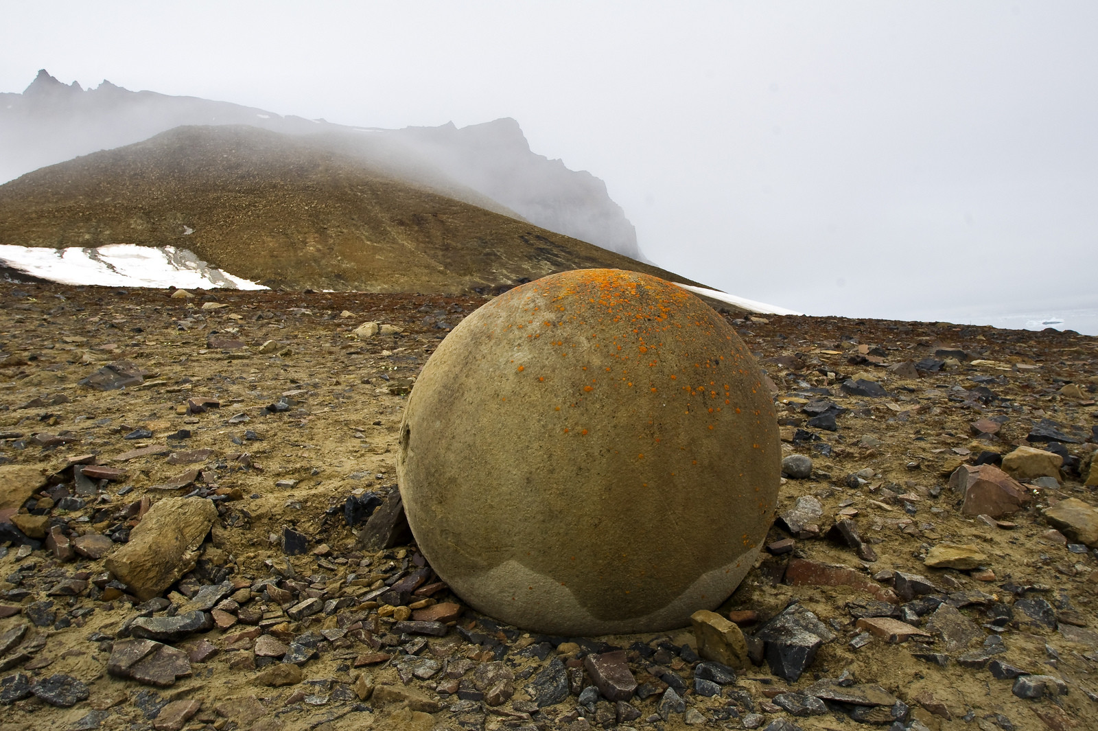 Круглые камни острова Чамп, Земля Франца-Иосифа – фотографии России