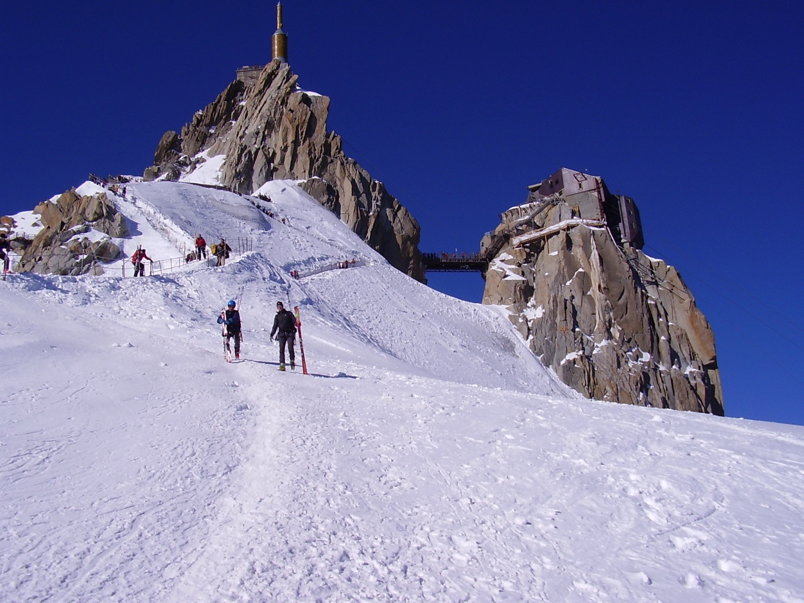 Горная вершина Эгюий-дю-Миди во Франции. Фото 3 – фотографии Франции