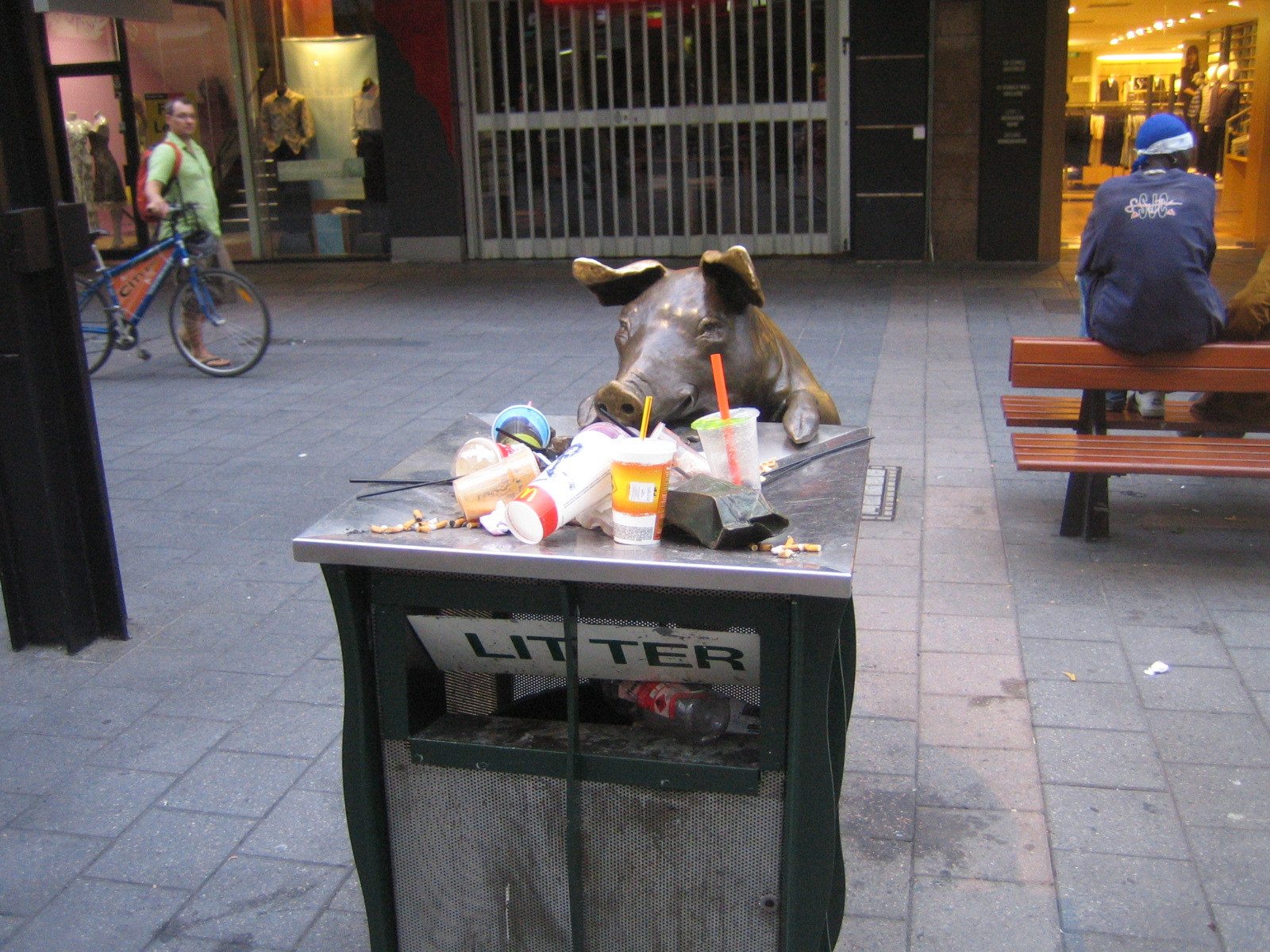 Скульптуры свиней в Аделаиде. Фото 1 – фотографии Австралии