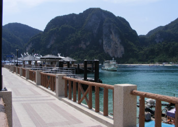 Набережная на острове Пхи-Пхи-Дон, Тайланд – фотографии Таиланда