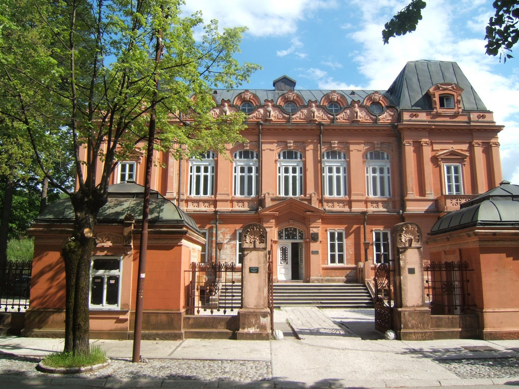 Достопримечательность в Цетине, Черногория – фотографии Черногории