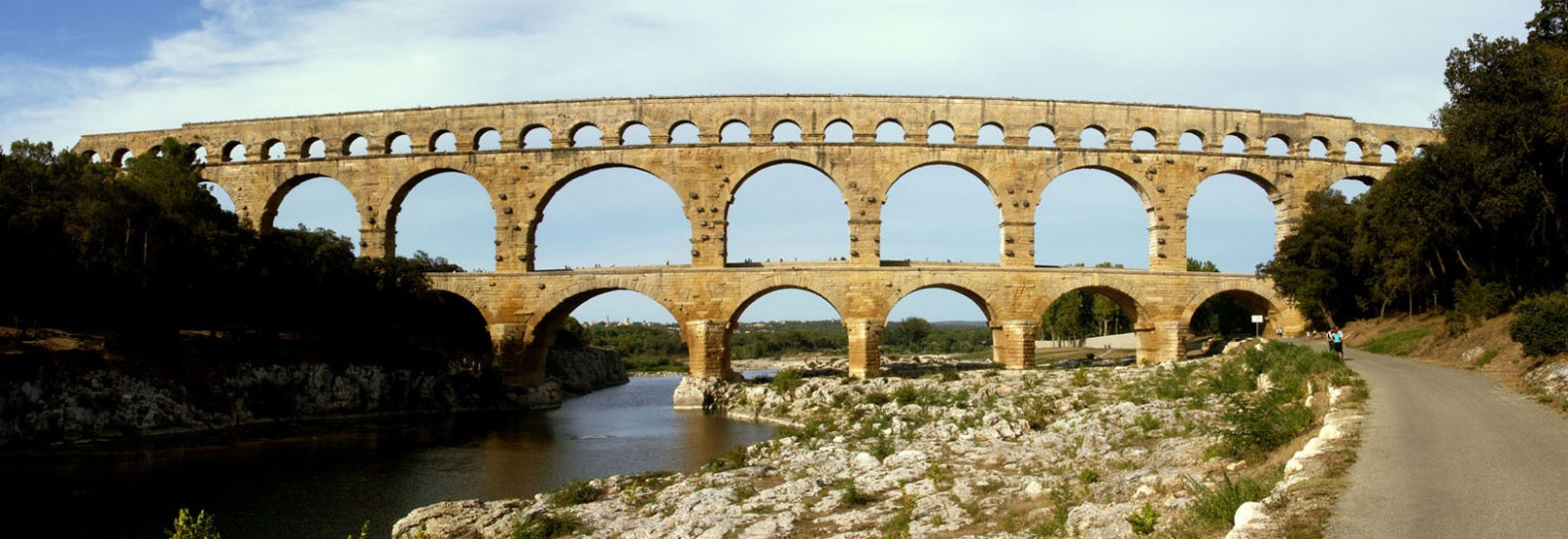 Древнеримский акведук Пон-дю-Гар (Pont du Gard) – фотографии Франции