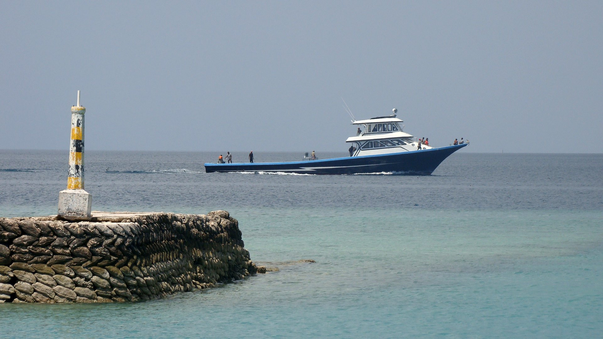 Корабль в Гаафу Алифу Атолл, Мальдивы – фотографии Мальдивских островов