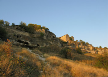 Средневековый город-крепость Чуфут-Кале, Крым – фотографии России