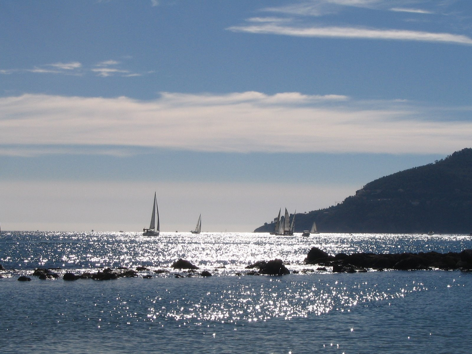 Море в Манделье-ля-Напуль, Франция – фотографии Франции