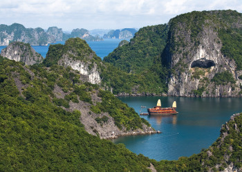 Необыкновенно красивая бухта Халонг – фотографии Вьетнама