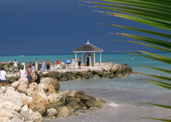 Ротонда на пляже в Трилони, Ямайка – фотографии Ямайки