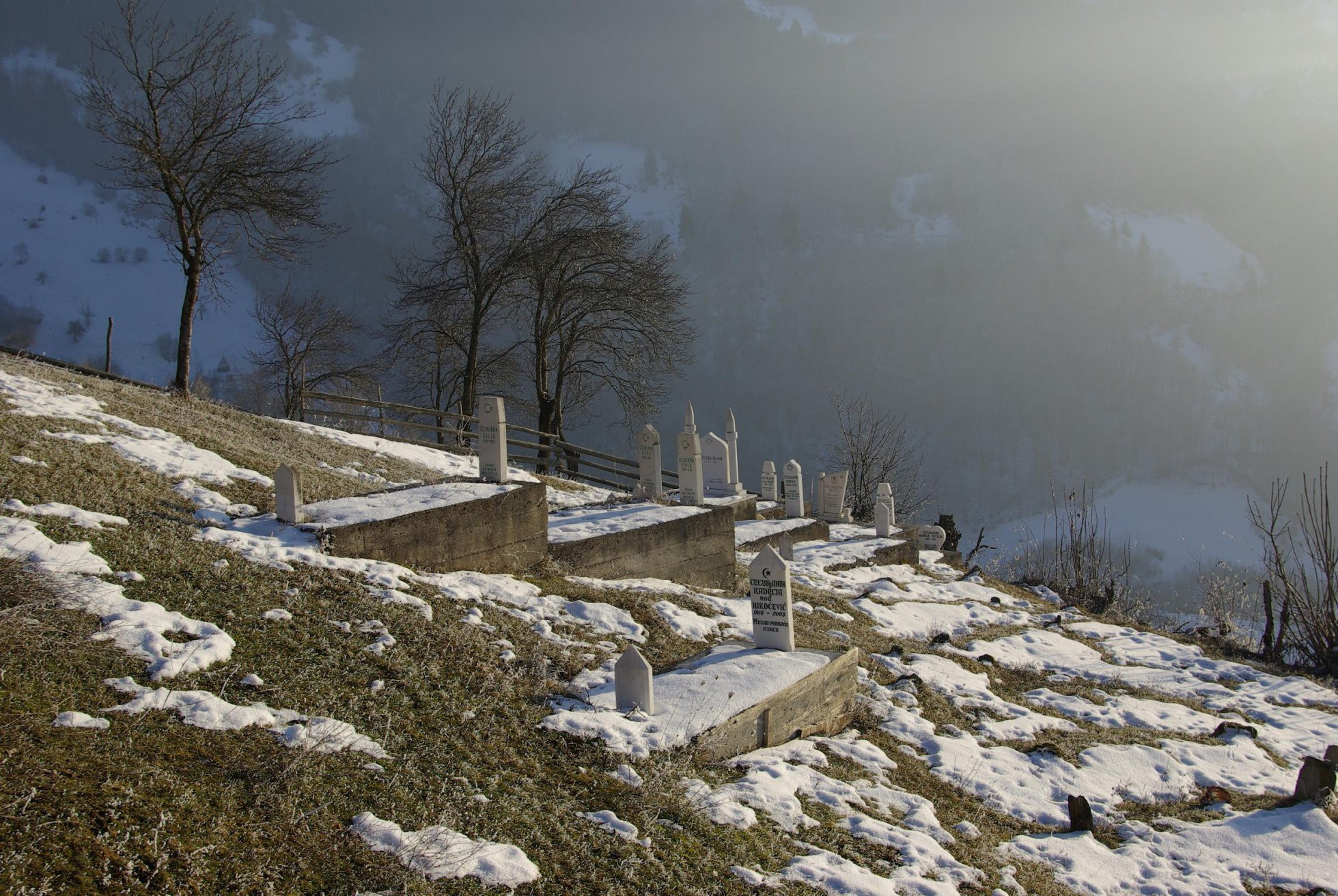 Кладбище в Плав, Черногория. Фото 1 – фотографии Черногории