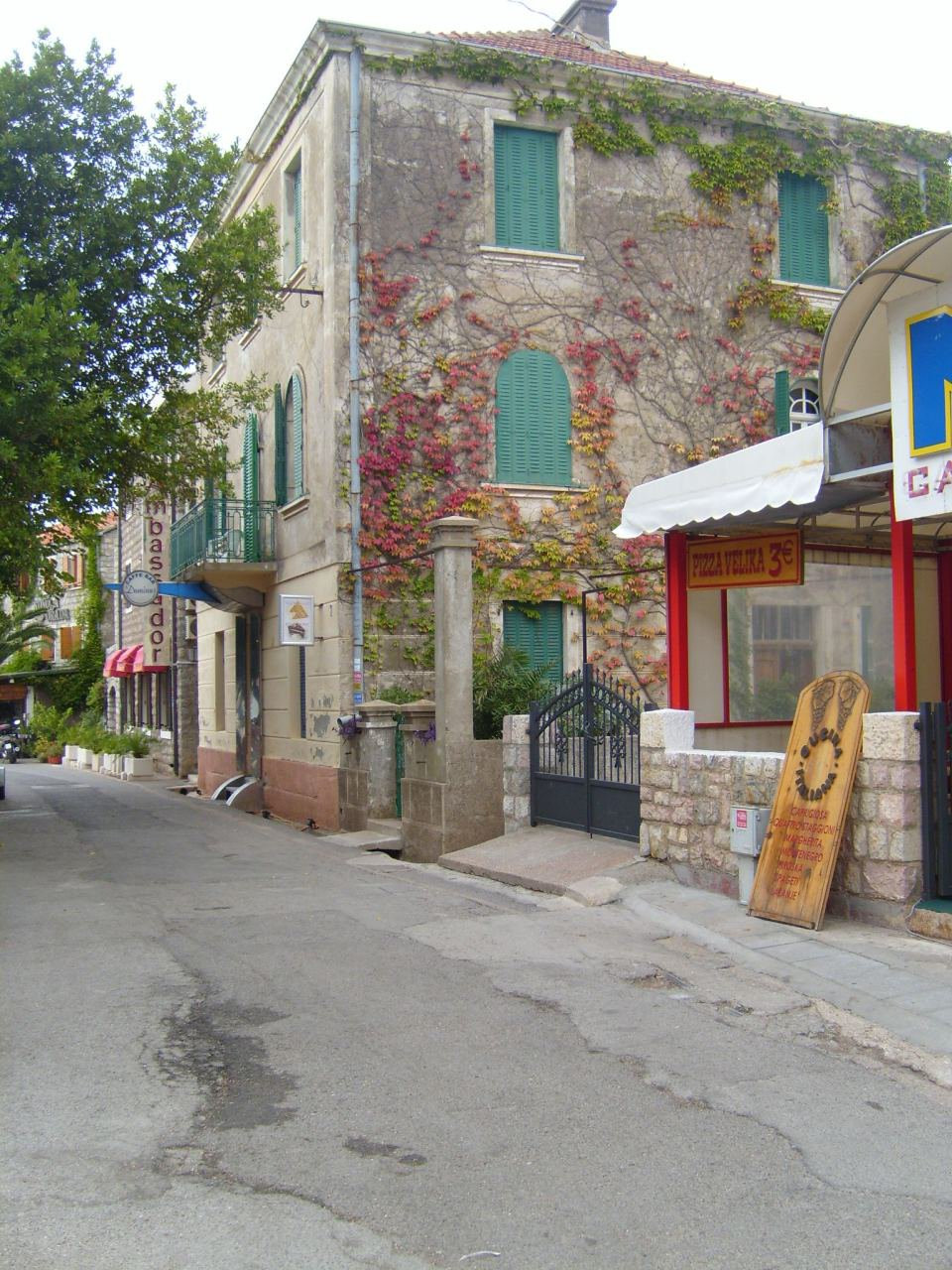 Дома в Петровац, Черногория. Фото 13 – фотографии Черногории