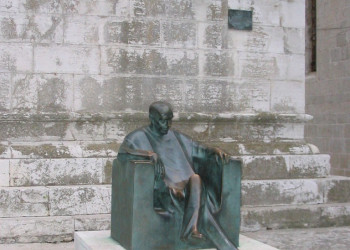 Памятник в Осоре, Хорватия. Фото 5 – фотографии Хорватии