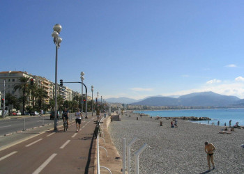 Пляж в Ницце, Франция. Фото 11 – фотографии Франции