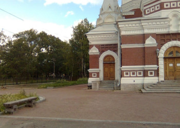 Церковь в Павловске, Россия – фотографии России