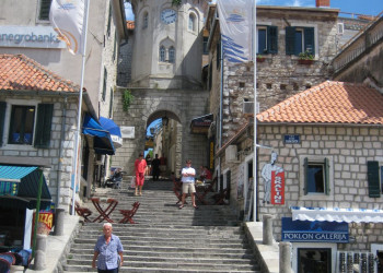 Люди в Херцег-Нови, Черногория. Фото 5 – фотографии Черногории