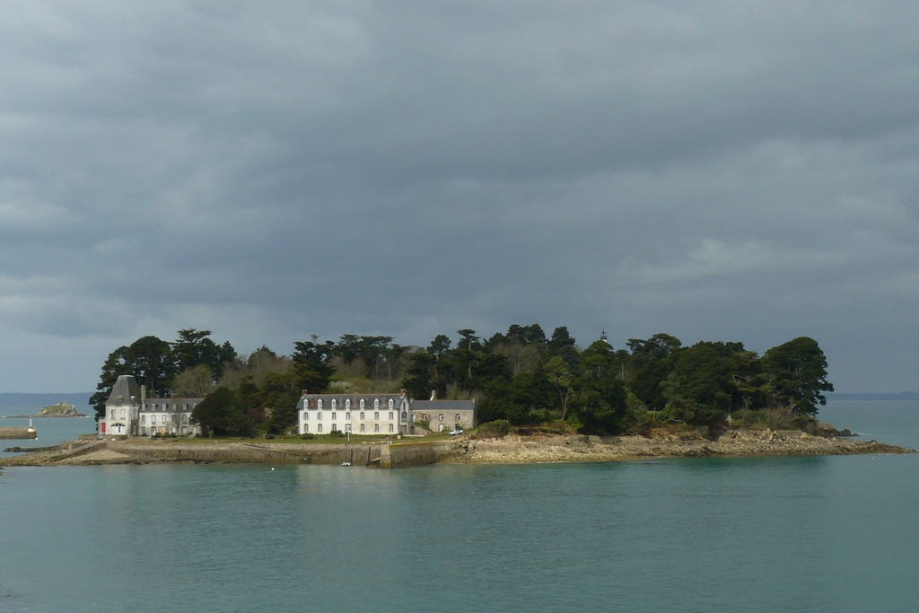 Остров в Дуарненезе, Франция – фотографии Франции