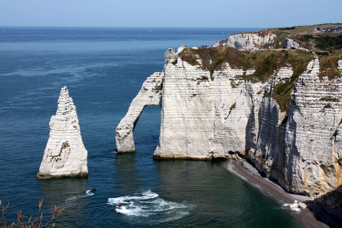 Живописные скалы Этреты – фотографии Франции