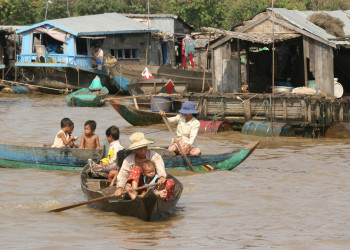 Люди на озере Топлесап, Камбоджа. Фото 6 – фотографии Камбоджи