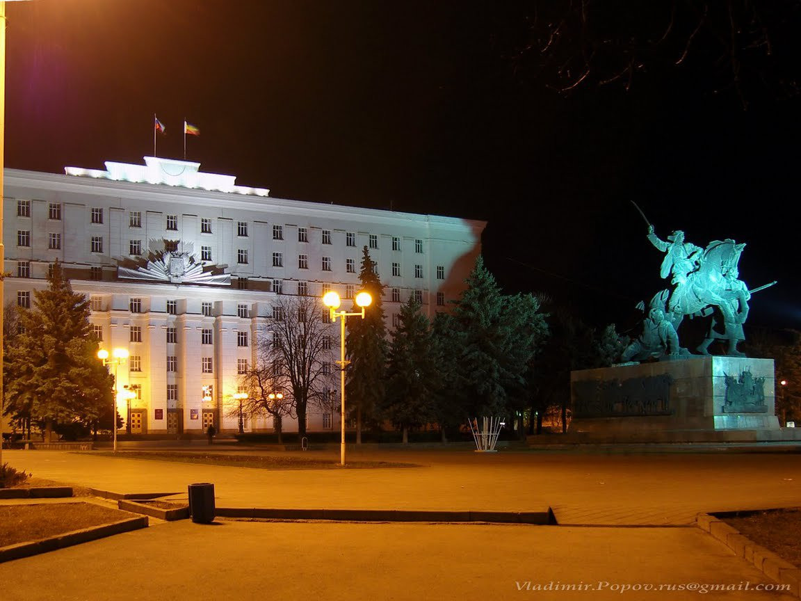 Памятник в Ростов-на-Дону, Россия. Фото 2 – фотографии России