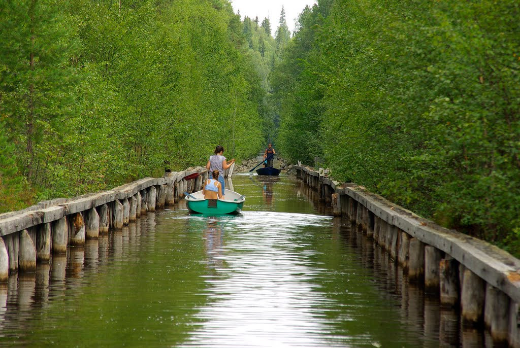 Водные экскурсии по каналам Большого Соловецкого острова. Фото 1 – фотографии России