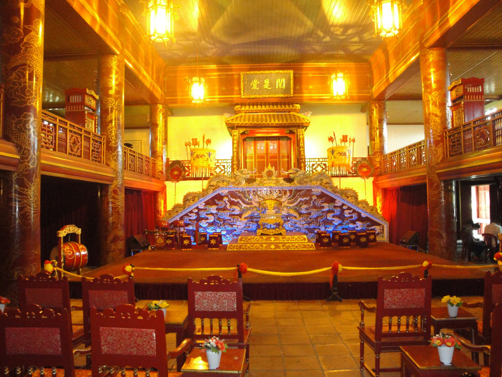 Королевский театр (Duyệt Thị Đường) в Запретном городе – фотографии Вьетнама