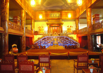 Королевский театр (Duyệt Thị Đường) в Запретном городе – фотографии Вьетнама