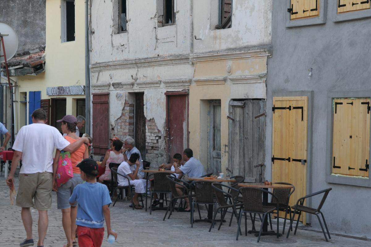 Люди в Бар, Черногория – фотографии Черногории