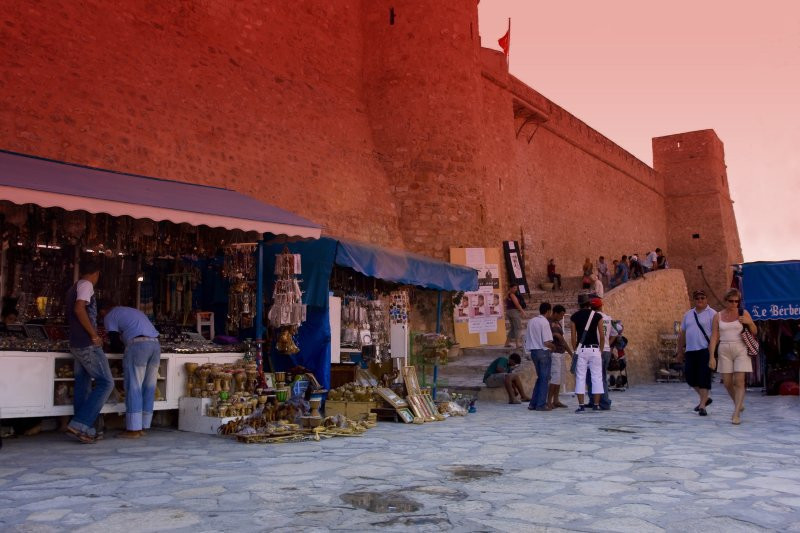 Сувенирная лавка в Северном Тунисе – фотографии Туниса