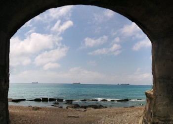 Вид из тоннеля, побережье между Дедеркоем и посёлком Южный – фотографии России