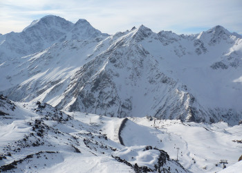 Азау. Панорама с канатной дороги, Россия – фотографии России