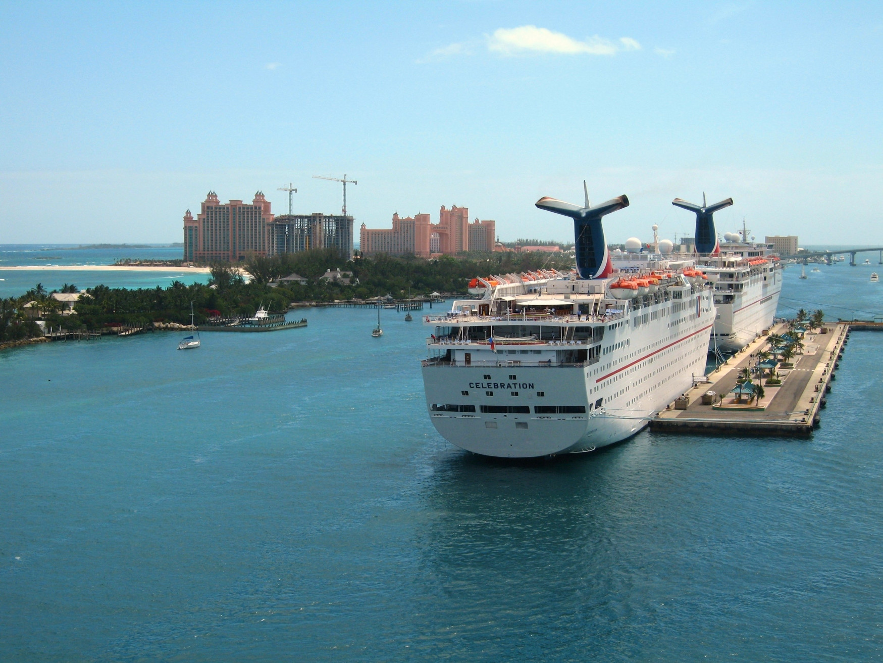 Корабли в Парадайз Айленд, Багамские острова. Фото 3 – фотографии Багамских островов