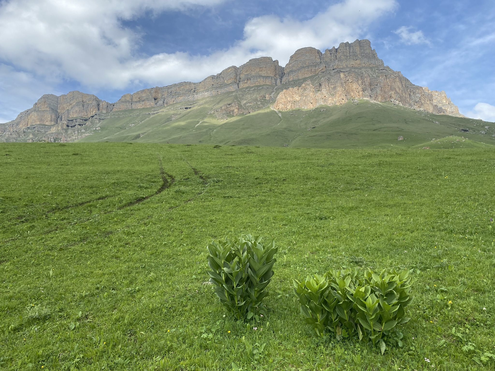 Альпийские пейзажи перевала Актопрак, Кабардино-Балкария – фотографии России