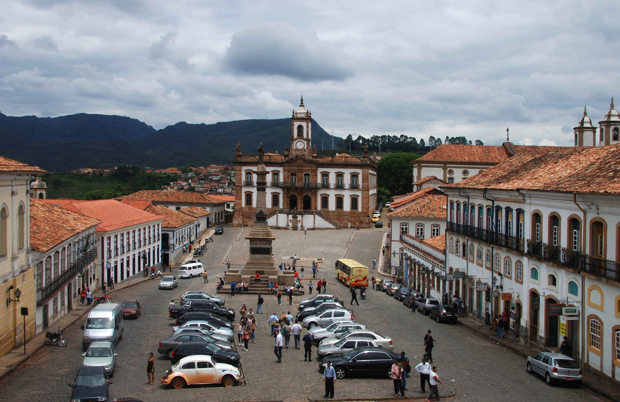 Центральная площадь Ору-Прету – фотографии Бразилии