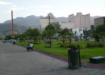 Макроплаза (Macroplaza). Фото 1 – фотографии Мексики