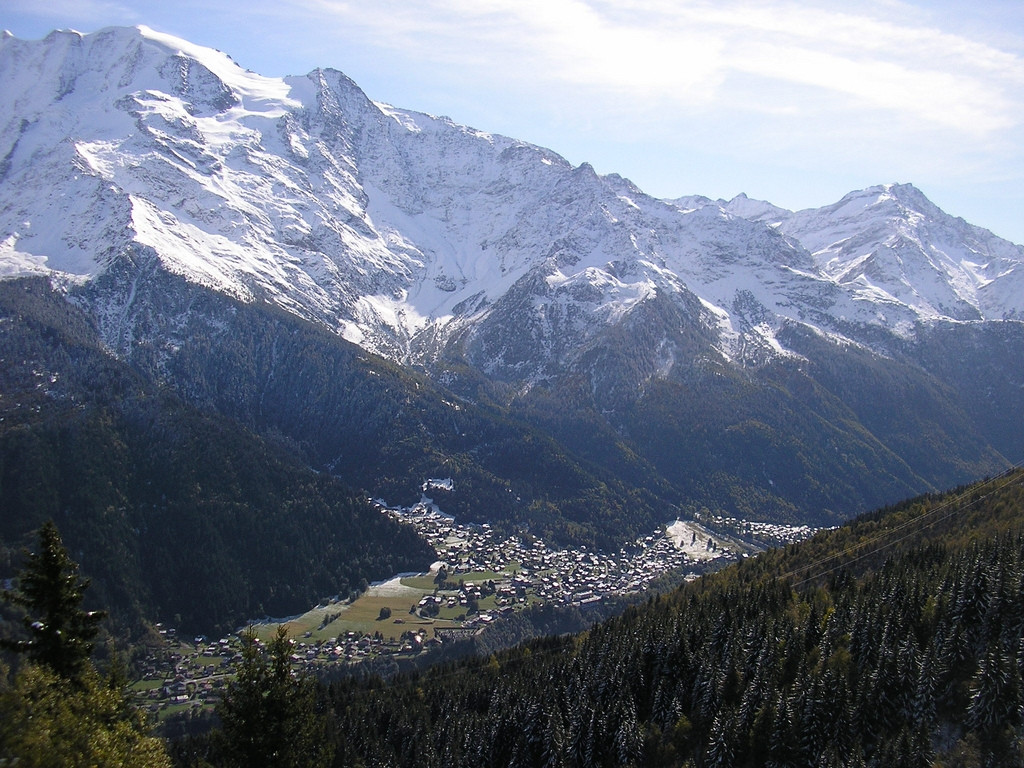 Ущелье в Ле-Контамине-Монжуа, Франция – фотографии Франции