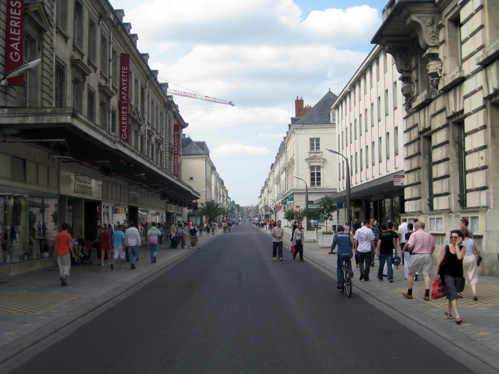 Улица в Туре, Франция. Фото 3 – фотографии Франции