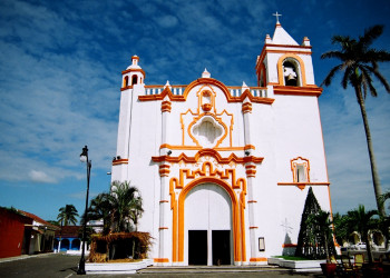 Храм в Тлакотальпане, Мексика – фотографии Мексики