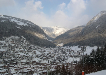 Панорамный вид в Морзине, Франция – фотографии Франции