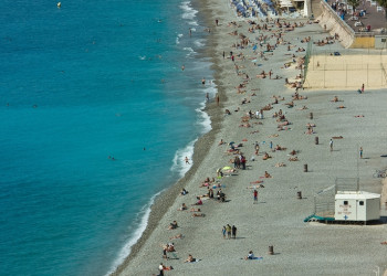 Пляж в Ницце, Франция – фотографии Франции