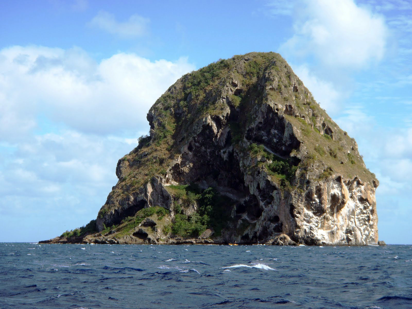 Алмазная скала (Le rocher du Diamant) – фотографии Мартиники