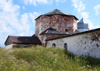 Крепость на острове Кий, Россия – фотографии России