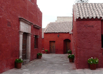 Монастырь Санта-Каталина (Monasterio de Santa Catalina de Siena) – фотографии Перу