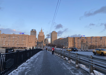 Вид с Бородинского моста со стороны на МИД – фотографии России
