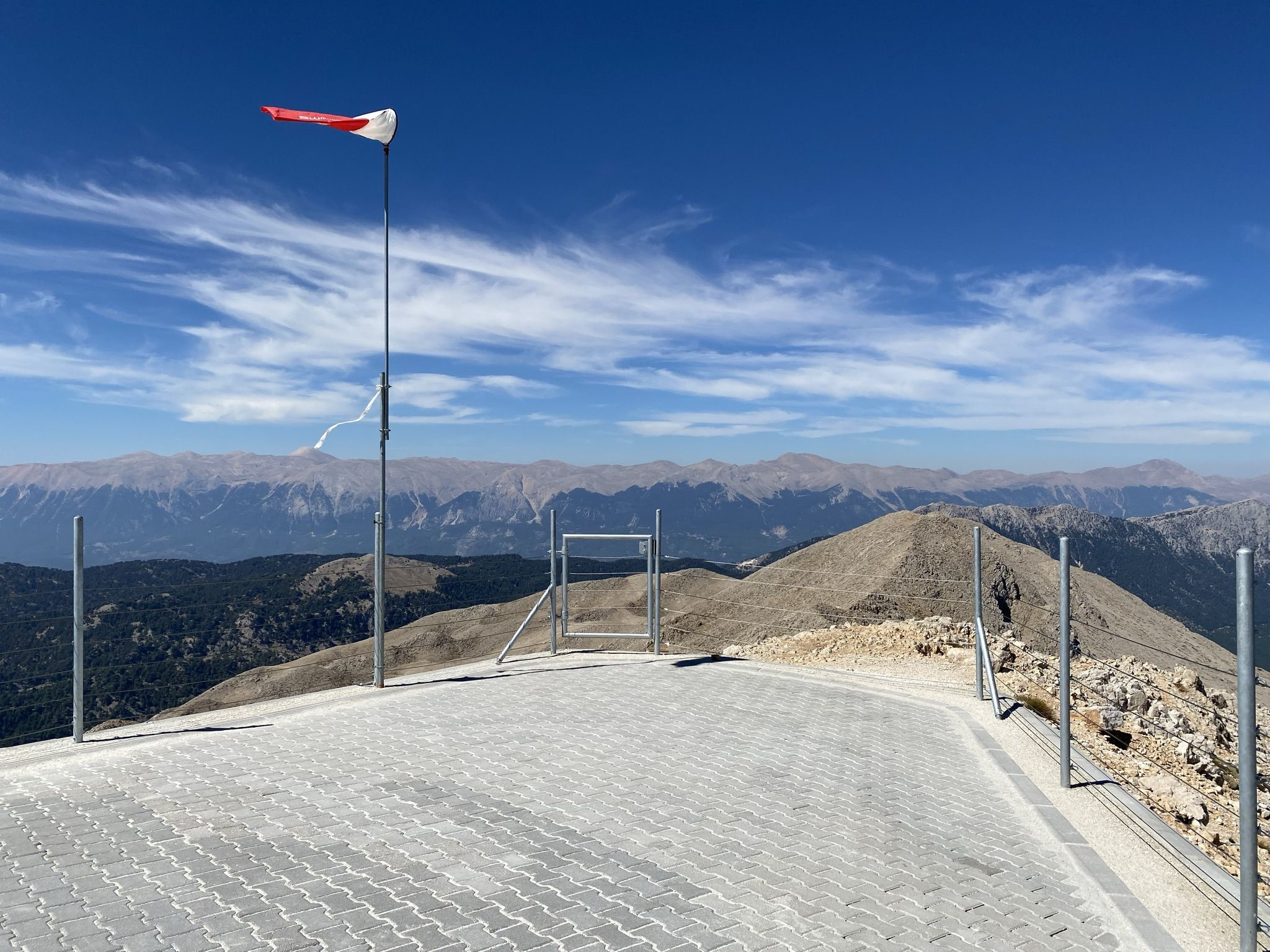Площадка на верхней станции канатной дороги «Олимпос» – фотографии Турции