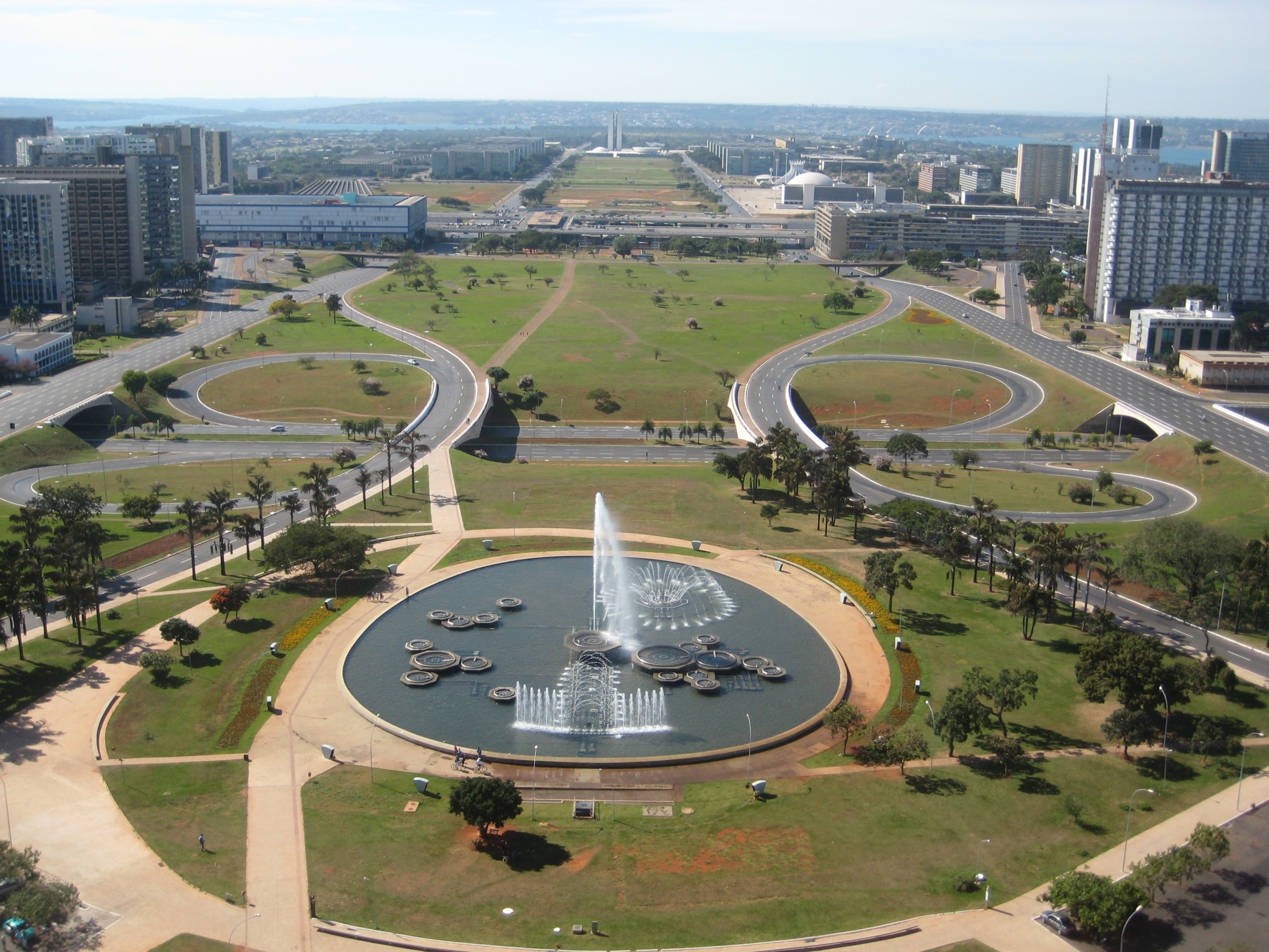 Площадь Трёх властей в городе Бразилиа – фотографии Бразилии