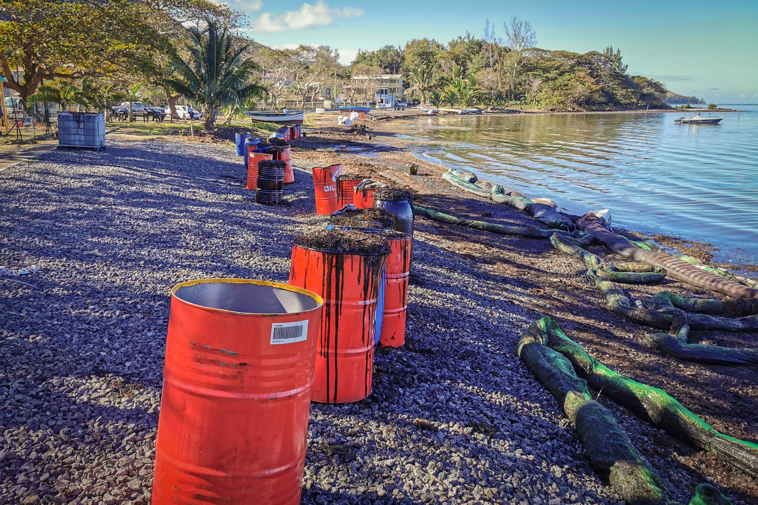 Авария нефтяного танкера, остров Маврикий, август 2020 – фотографии Маврикия