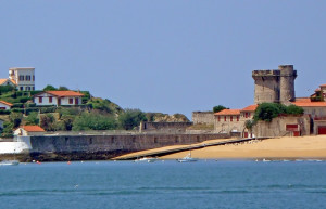 Набережная на берегу Сибура, Франция – фотографии Франции