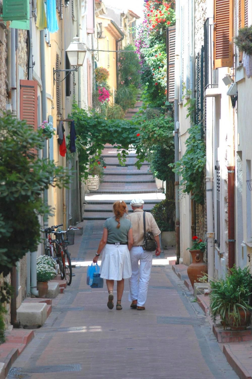 Улица в Антибе, Франция. Фото 15 – фотографии Франции